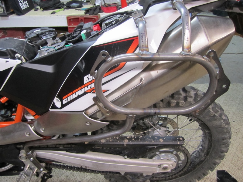 Ktm 690 best sale gas tank